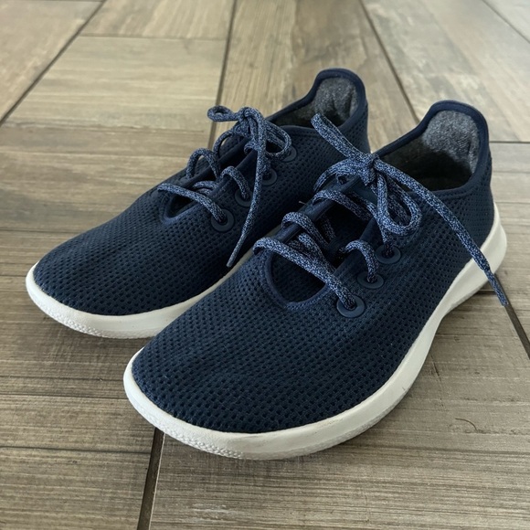 Allbirds Women's Tree Runners size 10 - Picture 2 of 9